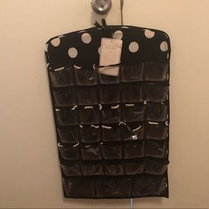 Hanging jewelry organizer